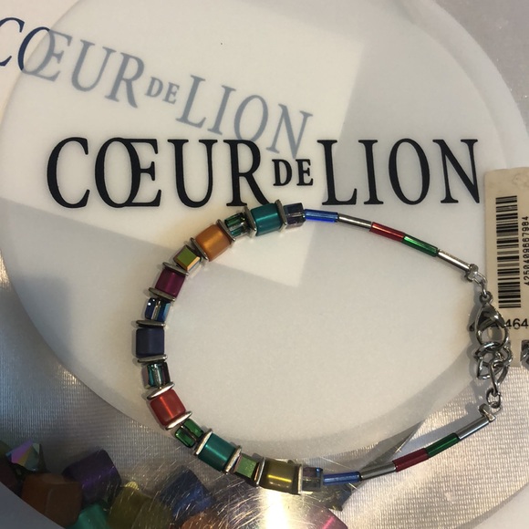 Polaris and Cat Eye Crystal Cube Bracelet-Boutique - Picture 2 of 5